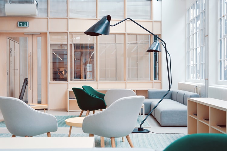Interior apartemen minimalis, cocok untuk generasi milenial, sumber unsplash @heftiba