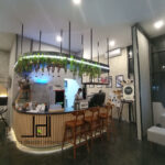 Tampak depan meja bar cafe yang proyeknya berlokasi di Bantul