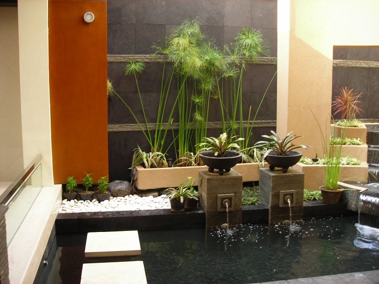 Kolam ikan indoor dengan konsep natural, Sumber: id.pinterest.com